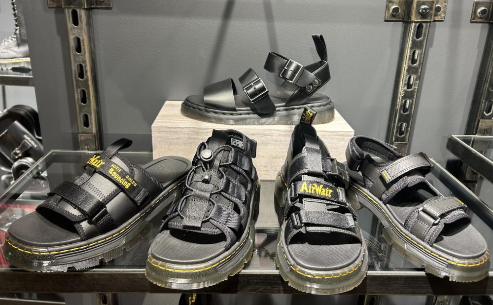 早くもサンダルが入荷致しました!