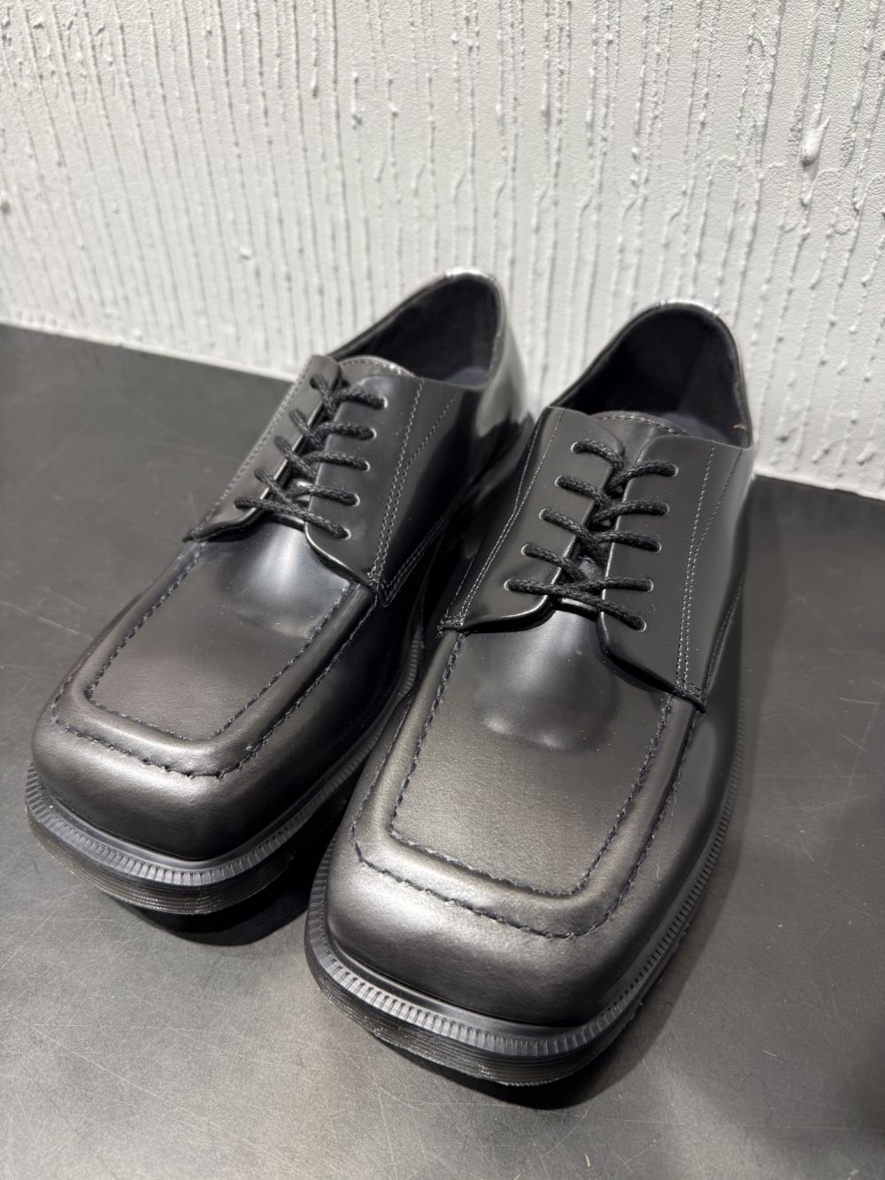 人気のスクエアトゥから新色が登場☆