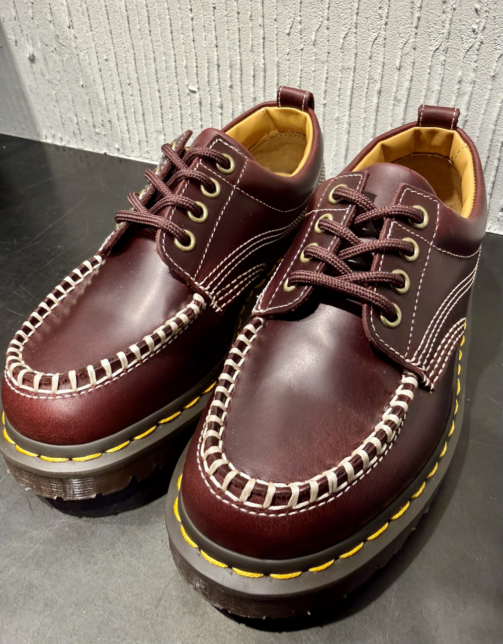 春らしいカラーのモックトゥシューズ🍒