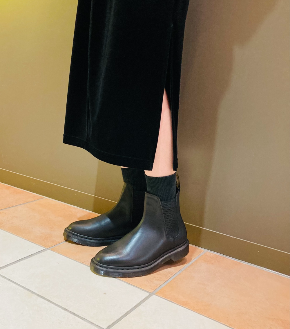 様々なシーンにオススメのチェルシーブーツのご紹介♪ - BILLBOARD