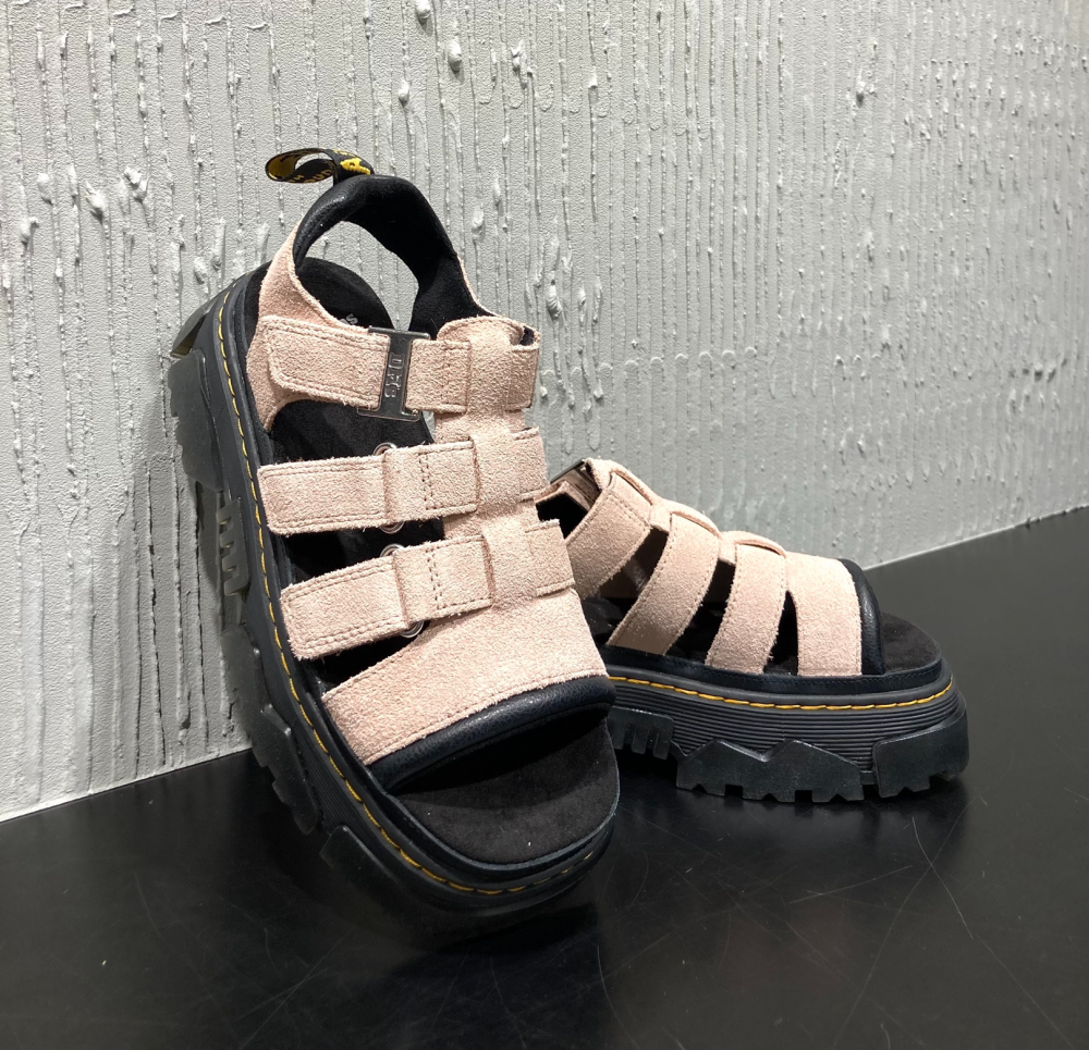 新作の厚底サンダルのご紹介♪ - BILLBOARD PLACE 新潟
