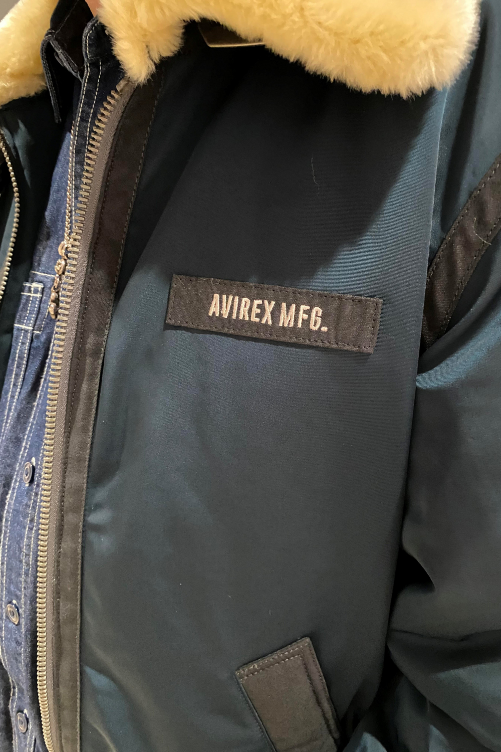 【AVIREX】B-3をナイロン素材にして軽快な印象に!