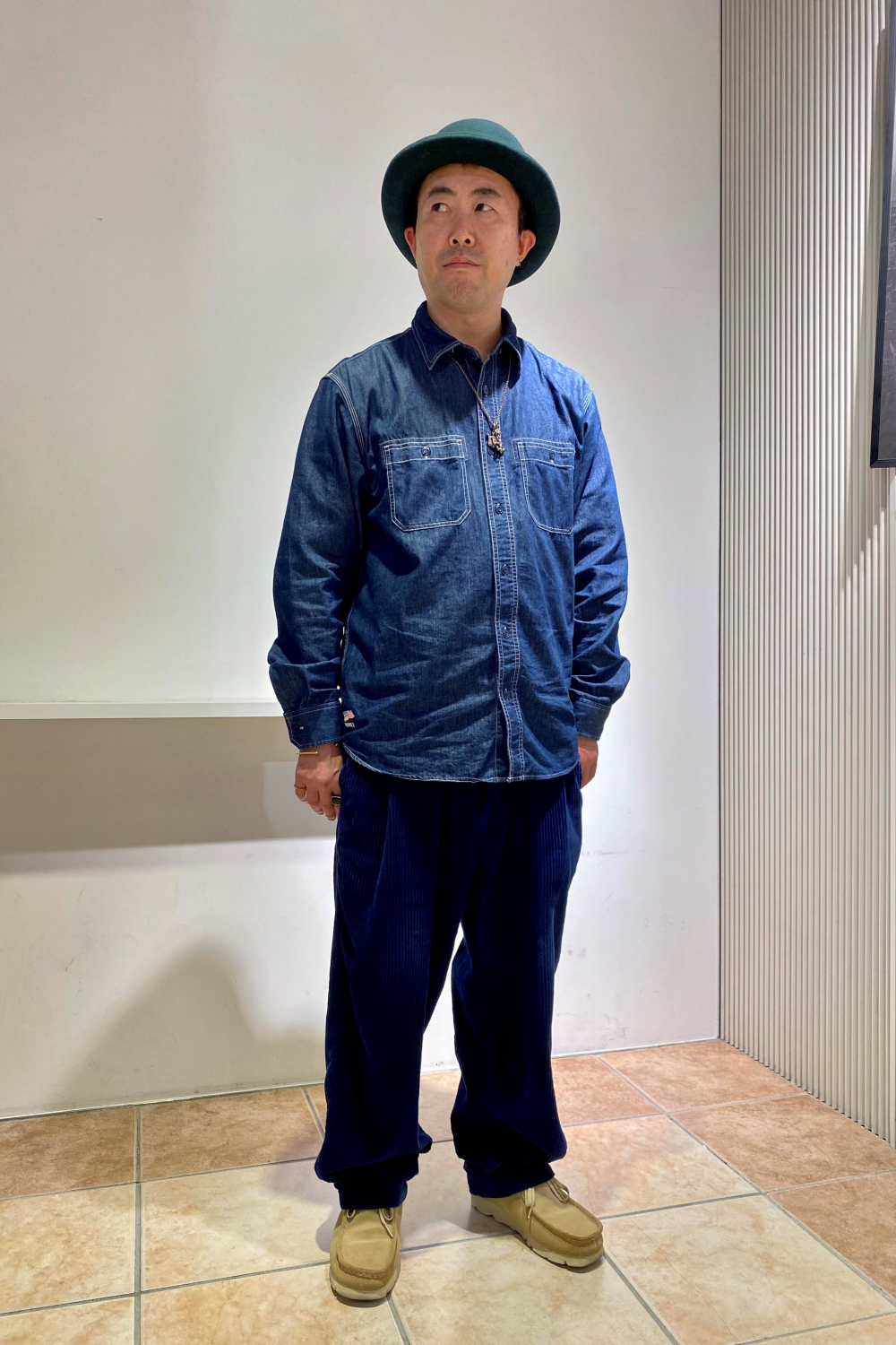 【AVIREX】手っ取り早く秋らしさを出すならやっぱり襟付きアイテム!