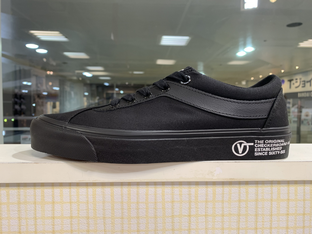 VANS BOLD NII登場