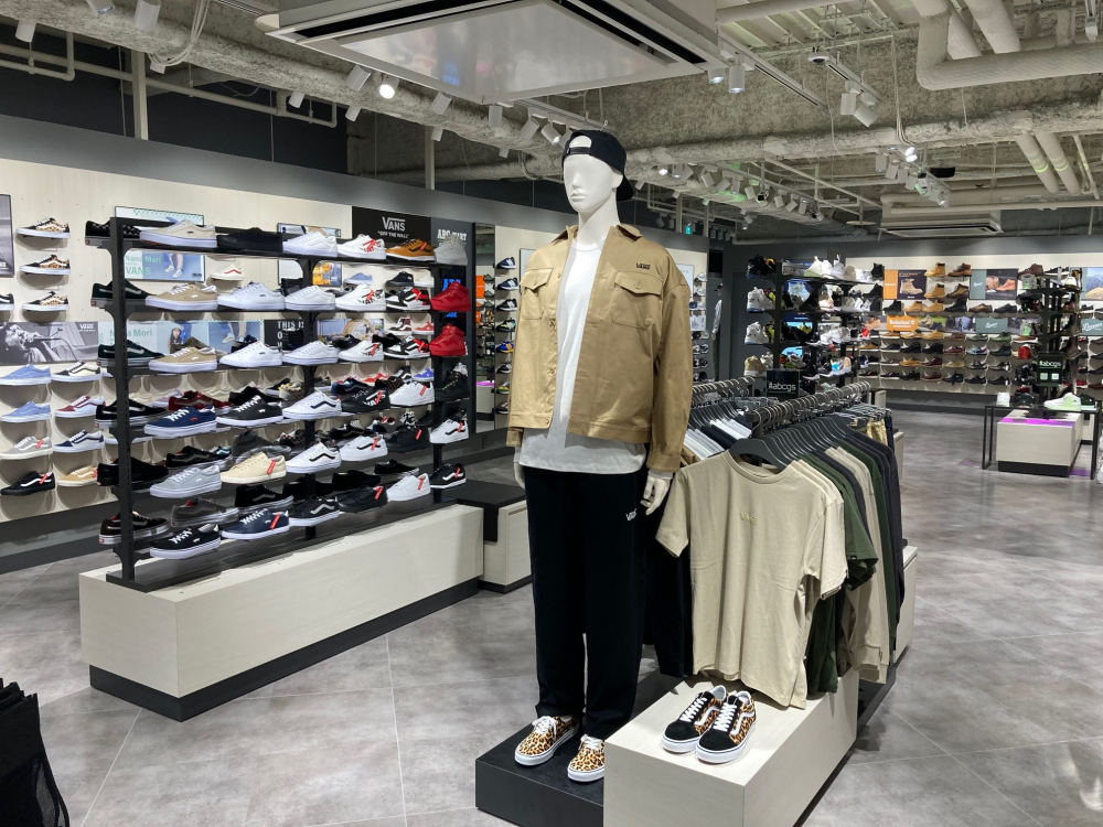 Abc Mart Grand Stage Billboard Place 新潟ファッションビル万代ビルボードプレイス Abc Mart Grand Stage Billboard Place 新潟ファッションビル万代ビルボードプレイス