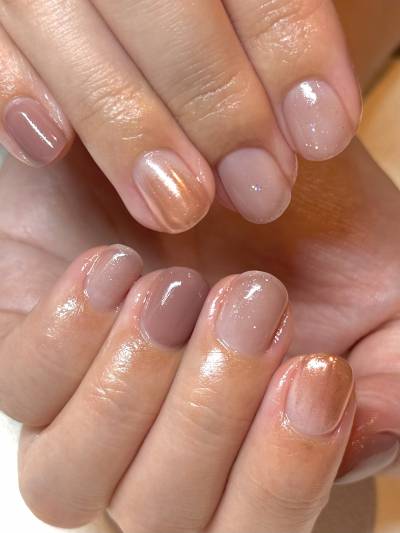 大人の余裕を感じるシンプルネイル