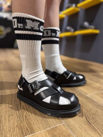 この夏に履きたい🌻ミニマルなストラップサンダルのご紹介！