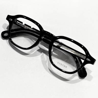 EYEVAN「Varick」のご紹介です。