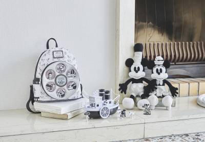 「Disney100 Decades Collections」を3月4日（土）より発売