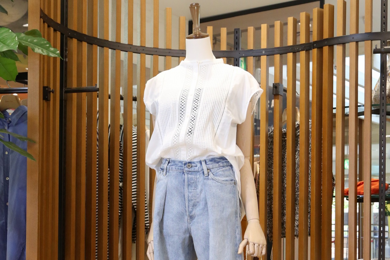 大人かわいいシアーアイテムに注目! 夏のデニム&モノトーンコーデ