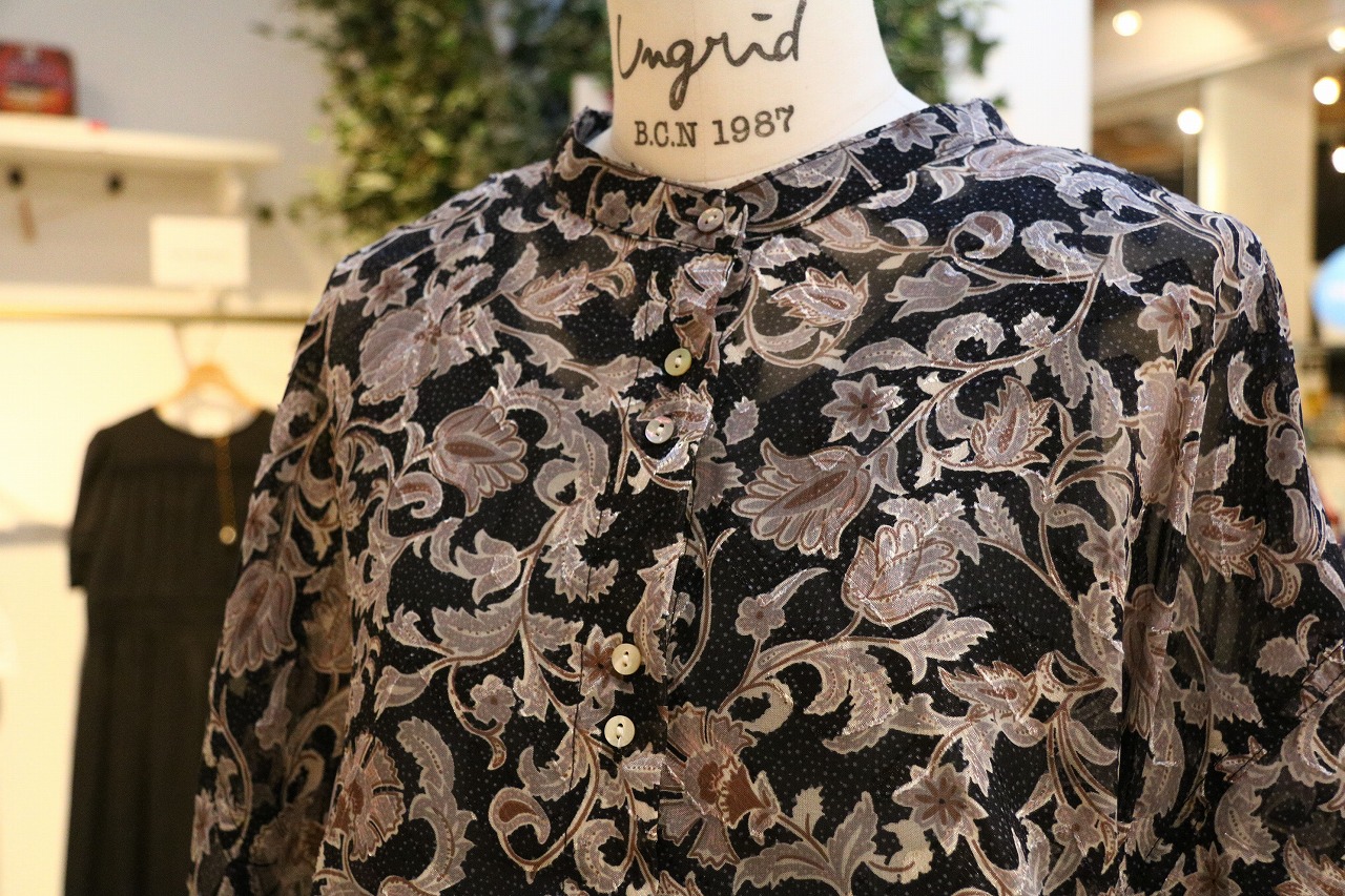 今秋は柄で魅せる!デザインで差をつける秋服コーディネート